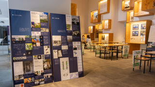 強化段ボール製展示パネルの製作 – 株式会社 タカムラ産業